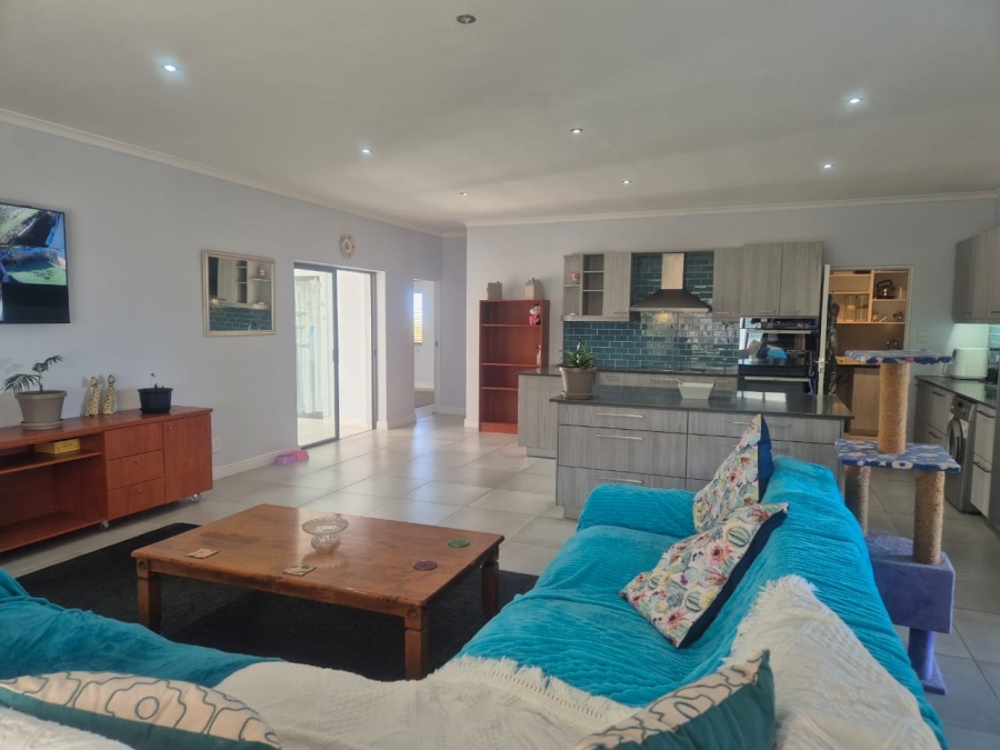 5 Bedroom Property for Sale in Heuningkloof Western Cape